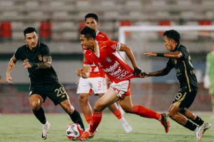 Pertandingan Bali United vs Borneo FC pada pekan ke-32 BRI Super League