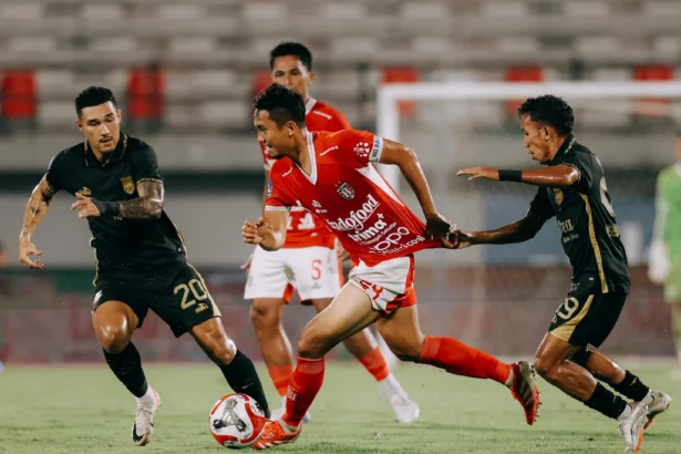 Pertandingan Bali United vs Borneo FC pada pekan ke-32 BRI Super League