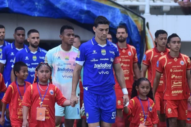 Kapten Persib Bandung, Federico Barba bakal absen pada saat melawan PSM Makassar