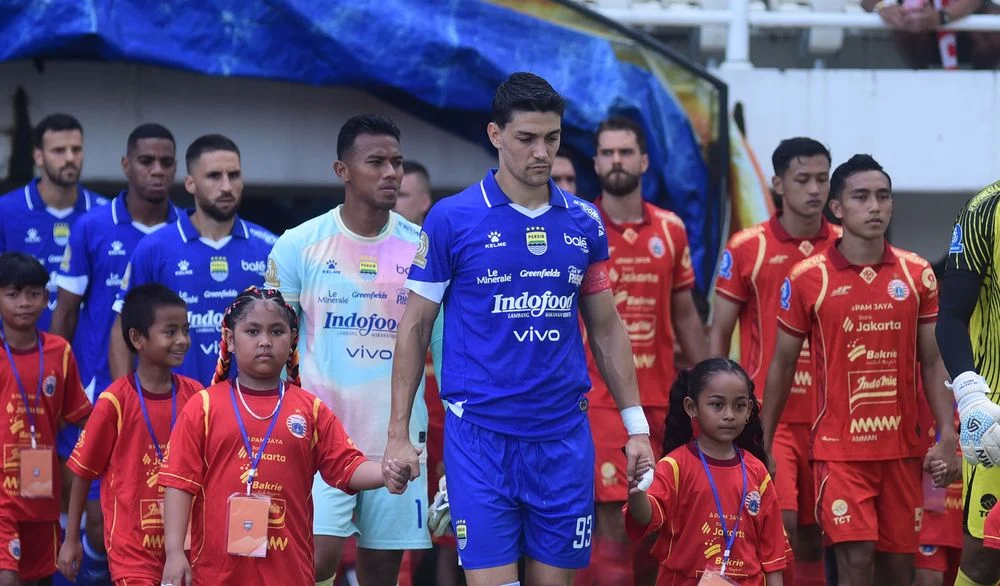 Kapten Persib Bandung, Federico Barba bakal absen pada saat melawan PSM Makassar