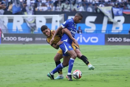 Pertandingan antara Persija vs Persib di putaran pertama BRI Super League 2025/2026