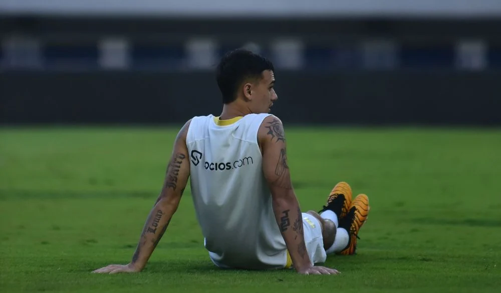 Bek kiri Persib Bandung, Eliano Reijnders