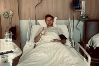Bek Manchester United sekaligus timnas Belanda, Matthijs de Ligt, resmi menjalani operasi untuk mengatasi cedera punggung