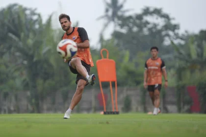 Bek Persija, Paulo Ricado kecewa lawan Persib tidak main di Jakarta