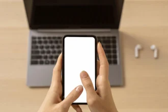 Laptop dan handphone