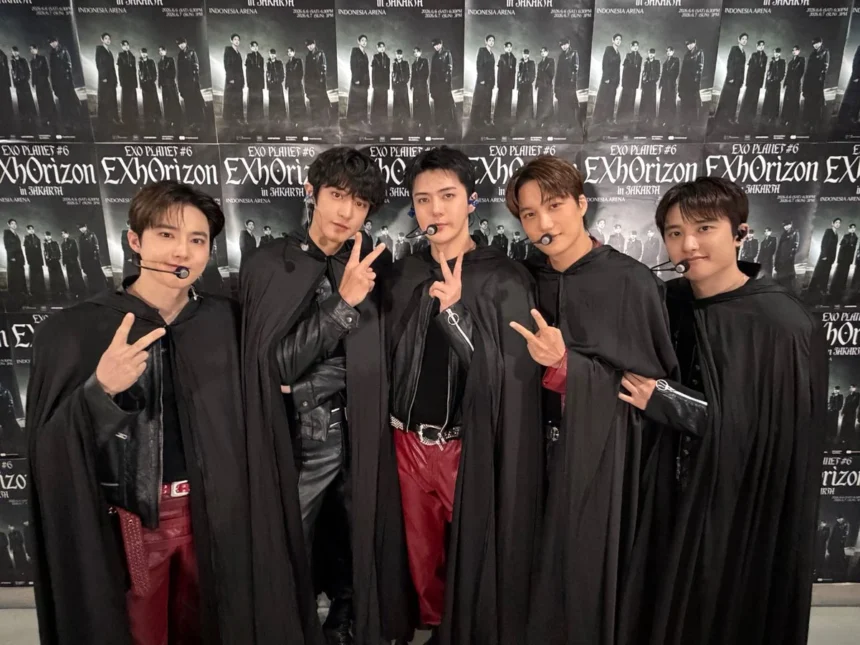 Boy Group EXO saat tampil di Jakarta