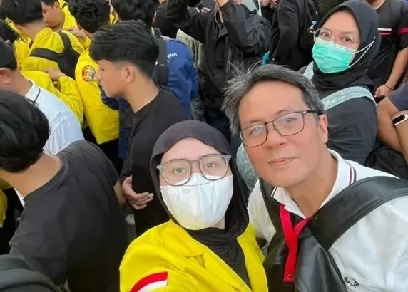 Mantan aktivis 98 temani anak demo