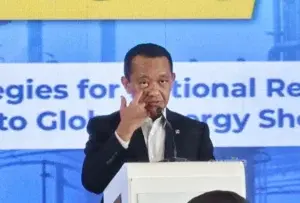 Menteri ESDM Bahlil Lahadalia dalam acara CNBC Energy Forum 2026 di Jakarta, Kamis, 25 Juni 2026. (Sumber: Owrite/Natania Longdong)