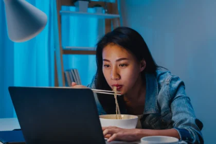 Makan tengah malam