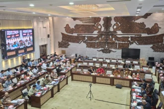 Situasi rapat komisi XI DPR dan Pemerintah saat membahas RUU P2SK, Rabu, 3 Juni 2026. (Sumber: Owrite/Rika Pangesti)