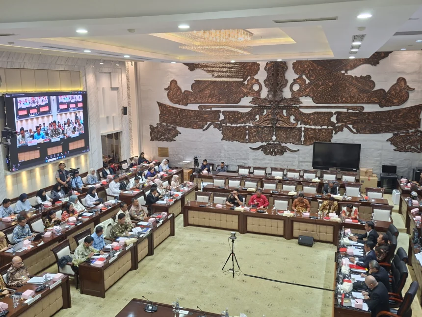 Situasi rapat komisi XI DPR dan Pemerintah saat membahas RUU P2SK, Rabu, 3 Juni 2026. (Sumber: Owrite/Rika Pangesti)