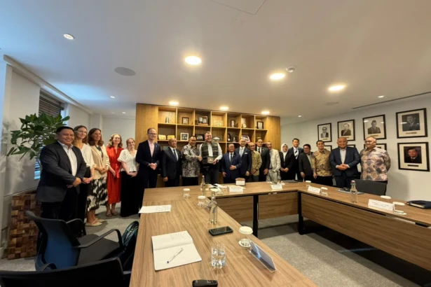 Pemerintah Indonesia bertemu dengan Climate Change Committee di London, Juni 2026.