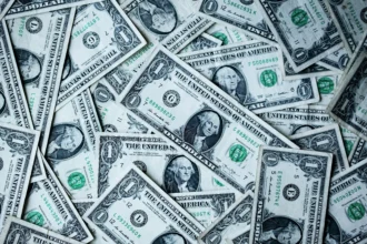 Ilustrasi uang dolar