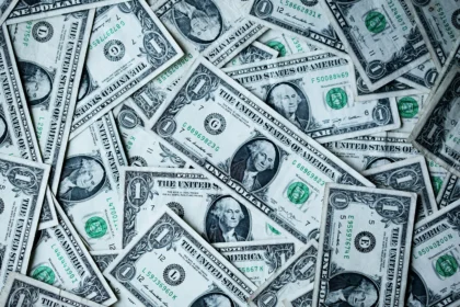 Ilustrasi uang dolar