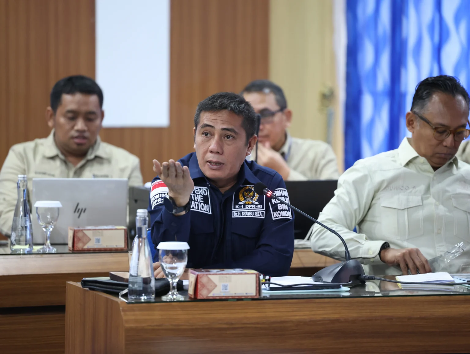 Anggota Komisi I DPR RI dari Fraksi PKB Syamsu Rizal, saat kunjungan kerja Komisi I DPR RI di Markas Komando Operasi Udara II Makassar