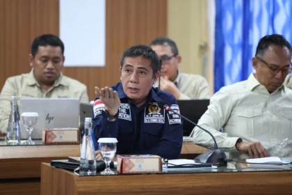 Anggota Komisi I DPR RI dari Fraksi PKB Syamsu Rizal, saat kunjungan kerja Komisi I DPR RI di Markas Komando Operasi Udara II Makassar
