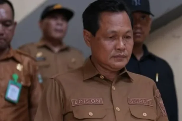 Bupati Muara Enim Edison.