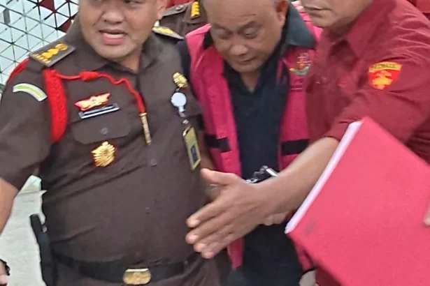 Dadan Hindayana dibawa pihak Kejaksaan Agung, 3 Juni 2026.