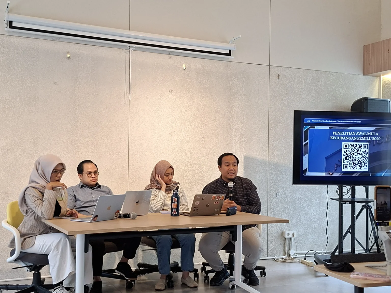 Diskusi peluncuran hasil riset, di Jakarta Selatan, Senin, 8 Juni 2026.