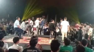 Mahasiswa geruduk acara diskusi di UGM yang dihadiri Budiman Sudjatmiko.