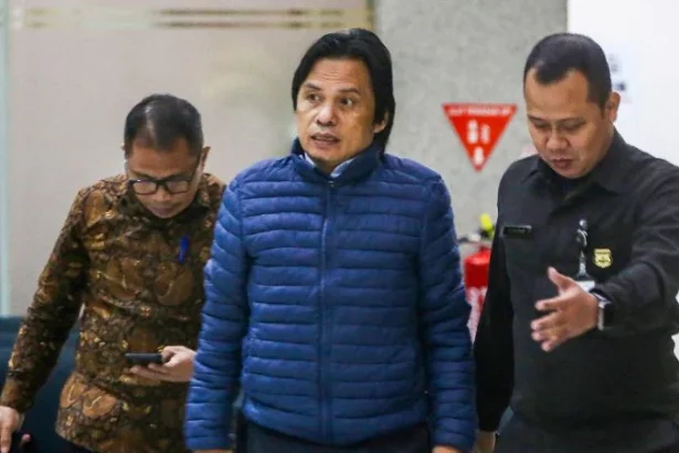 eks Sekretaris Jenderal MPR Ma'ruf Cahyono saat diperiksa KPK.