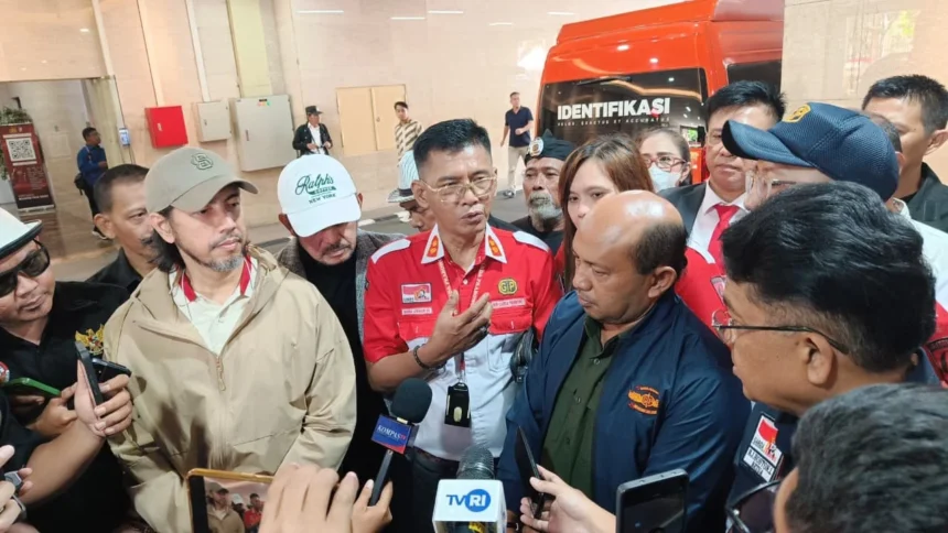Garda Prabowo mengadukan mantan Ketua BEM UGM Tiyo Ardianto.