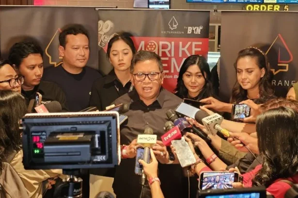 Sekretaris Jenderal PDIP Hasto Kristiyanto beri keterangan pers kepada awak media. (Foto: Dok. PDIP).