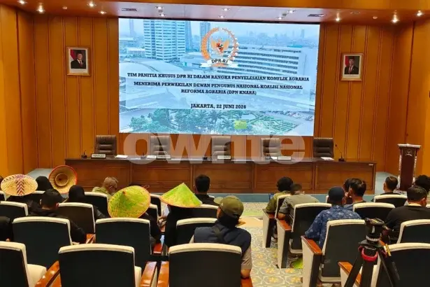 Audiensi petani dan anggota parlemen di DPR, Senin, 22 Juni 2026.