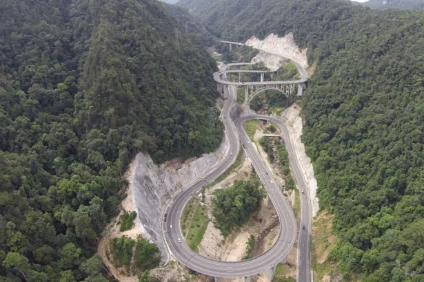 Jembatan kelok 9