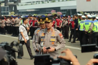 Polisi mengimbau peserta demo tidak memindahkan lokasi demo dari Bundaran HI ke kawasan DPR dan Patung Kuda.