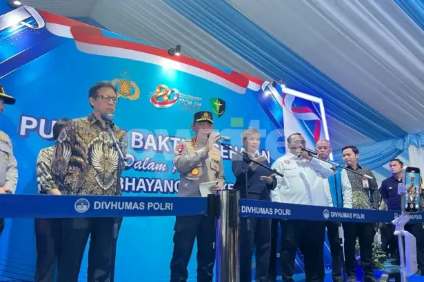 Kapolri Listyo Sigit Prabowo menanggapi soal batas usia pensiun polri yang baru, 23 Juni 2026.