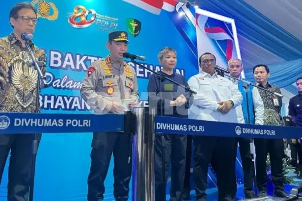 Kapolri Jenderal Listyo Sigit Prabowo beri keterangan pers.