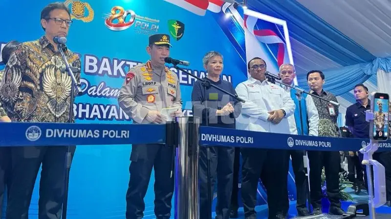 Kapolri Jenderal Listyo Sigit Prabowo beri keterangan pers.