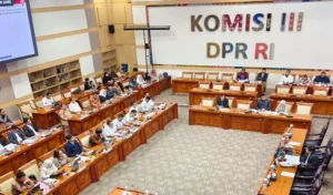 Kasus dugaan penipuan perjalanan umrah yang menimpa 18 jemaah Hanania Travel dibawa ke Komisi III DPR RI.
