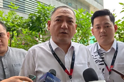 Kuasa hukum Sony Sonjaya, Krisna Murti, di kantor Kejaksaan Agung, Senin, 8 Juni 2026.