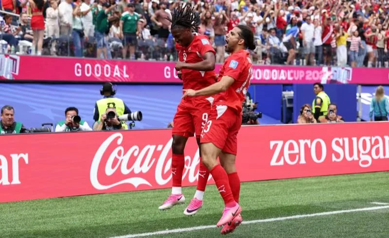 Pemain Swiss selebrasi usai cetak gol ke gawang Bosnis di Grup B Piala Dunia 2026.