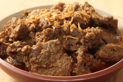 Rendang Daging Jawa. (Sumber: YouTube Devina Hermawan)