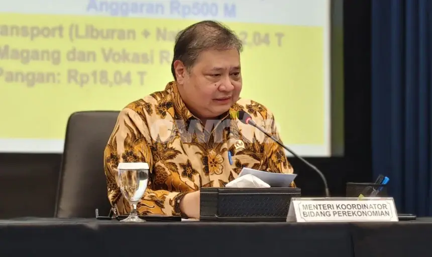 Menteri Koordinator Bidang Perekonomian Airlangga Hartarto dalam konferensi pers stimulus pertumbuhan ekonomi semester II (sumber: Owrite/Anisa Aulia)