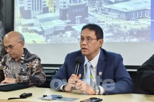 Menteri Keuangan Purbaya Yudhi Sadewa dalam media briefing di Kantor Kemenkeu (sumber: Anisa Aulia/Owrite)
