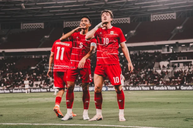 Selebrasi Ole Romeny usai mencetak gol ke gawang Oman