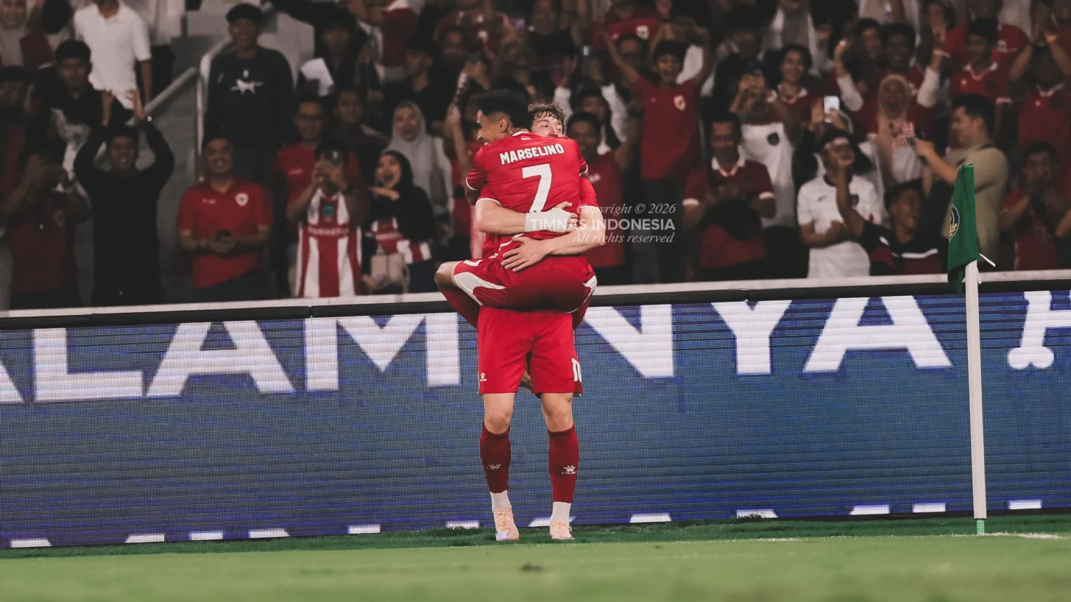 Selebrasi dari pemain Timnas Indonesia, Ole Romeny dan Marselino Ferdinan