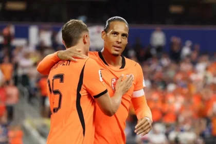 Kapten Timnas Belanda, Virgil van Dijk, melayangkan kritik terhadap salah satu regulasi baru yang diterapkan FIFA
