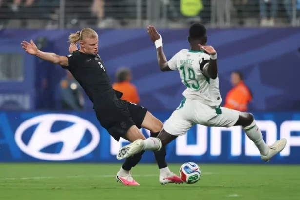 Brace Erling Haaland bawa Norwegia lolos ke fase gugur usai atasi Senegal