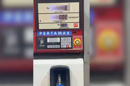BBM Pertamina Jenis Pertamax resmi naik Jadi Rp16.250 per liter. (Sumber: Owrite/Hadi Febriansyah)