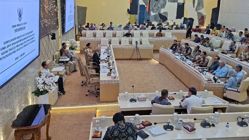 Kementerian Dalam Negeri rapat kerja bersama Komisi II DPR RI.
