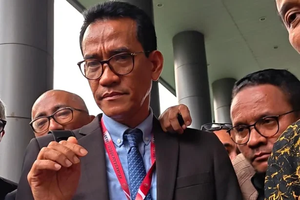 Kuasa hukum Roy Suryo dan dr Tifa, Refly Harun, membeberkan sejumlah poin dalam penangguhan penahanan, 22 Juni 2026.