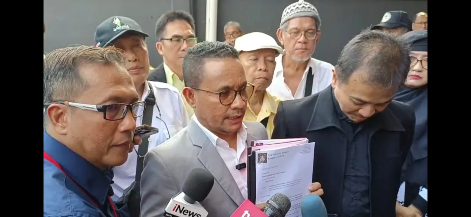 Roy Suryo gugat Kapolda Metro dan Jaksa Agung terkait penangkapan paksa dirinya kasus pencemaran nama baik Presiden Ke-7 Joko Widodo ke PN Jaksel.