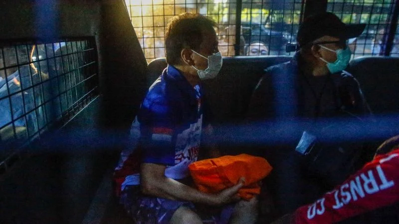 Roy Suryo saat jalani pemeriksaan di Polda Metro Jaya.