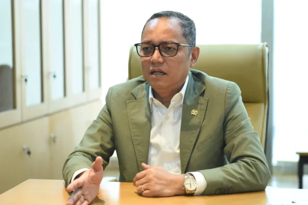 Politisi PDI Perjuangan, Deddy Sitorus (sumber: emedia.dpr.go.id)
