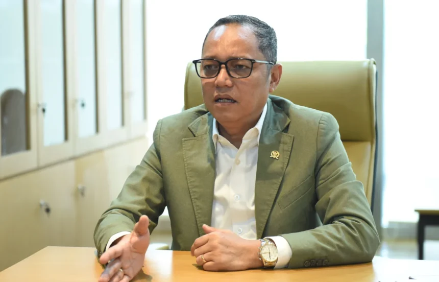Politisi PDI Perjuangan, Deddy Sitorus (sumber: emedia.dpr.go.id)